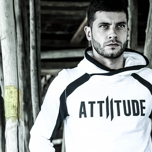 THE MUST-HAVE ATTIITUDE OVERLAP STYLE HOODIE